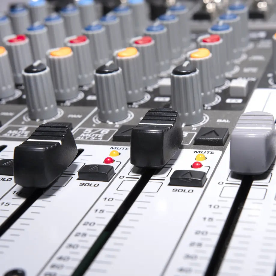 LA-MIX1204 - Table de mixage multimédia 12 canaux - Face avant zoom bouton