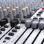 Image face avant zoom de la table de mixage LA-MIX2404